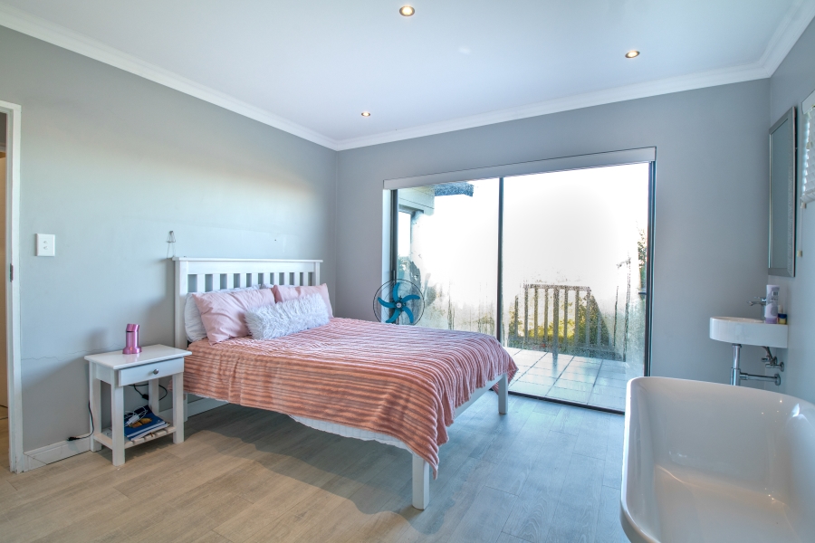 4 Bedroom Property for Sale in Hartenbos Landgoed Western Cape